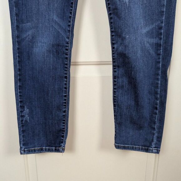 Judy Blue | Women's Medium Wash High-Rise Relaxed Fit Jeans Size 32 - Picture 3 of 8